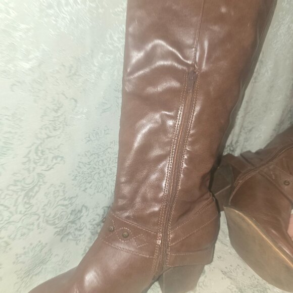 Knee high boots - Picture 2 of 5